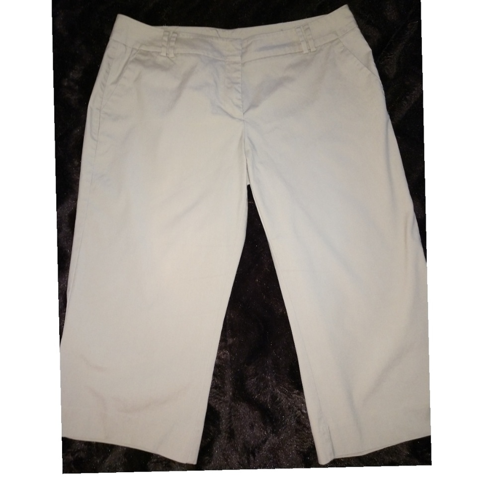 NY&Co Beige Capris